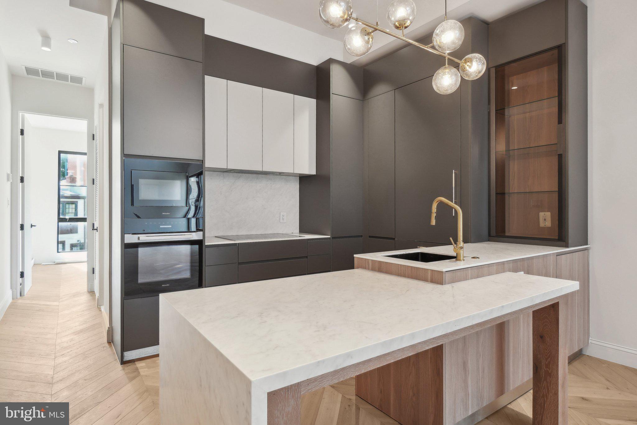 23 LOGAN CIRCLE NW NO. 6