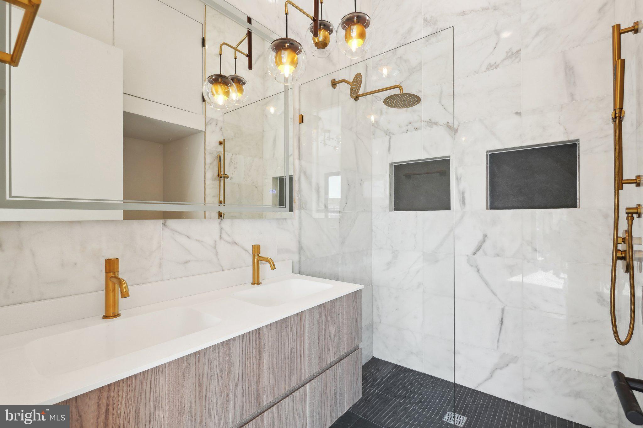 23 LOGAN CIRCLE NW NO. 6