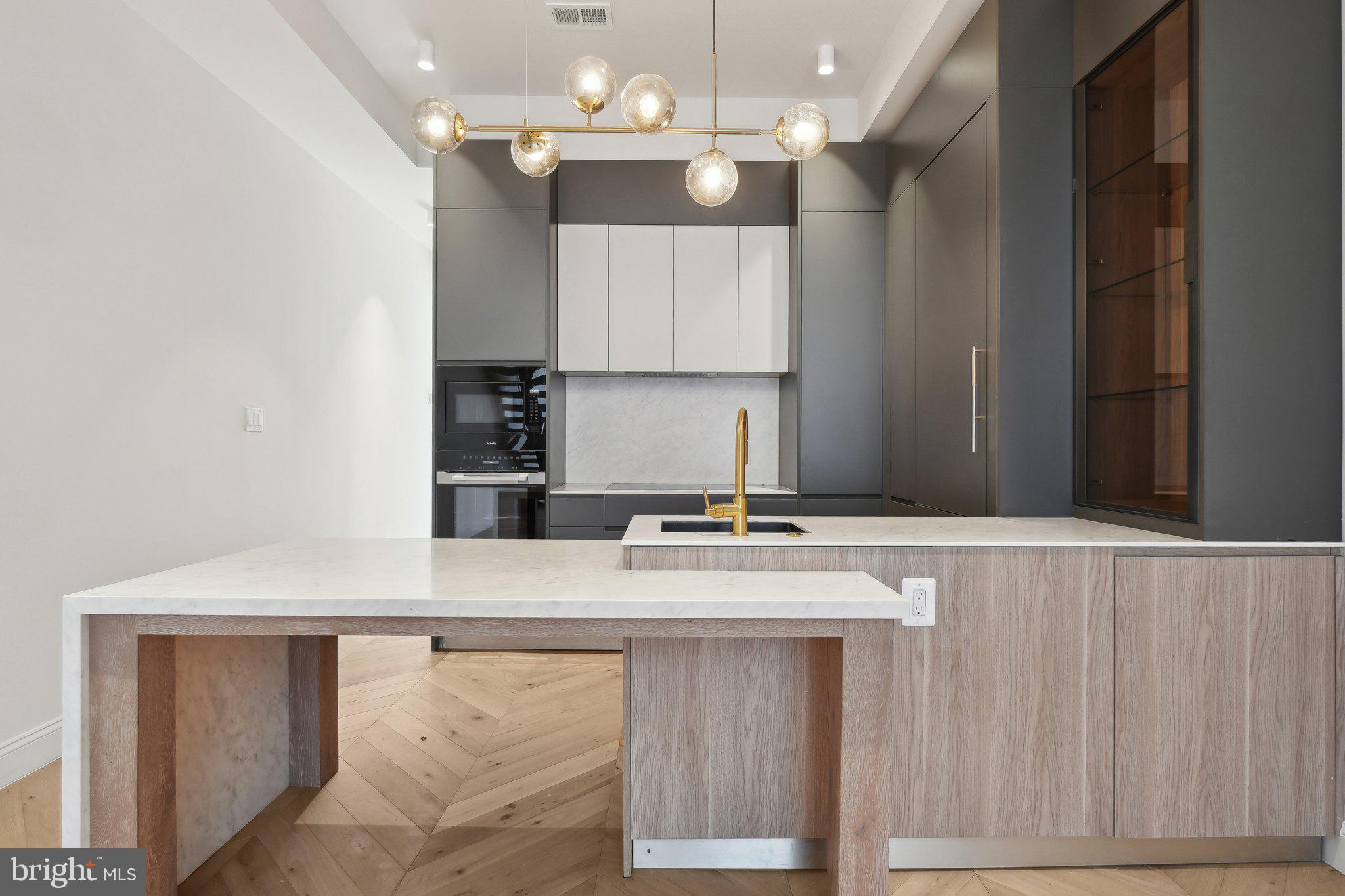 23 LOGAN CIRCLE NW NO. 6