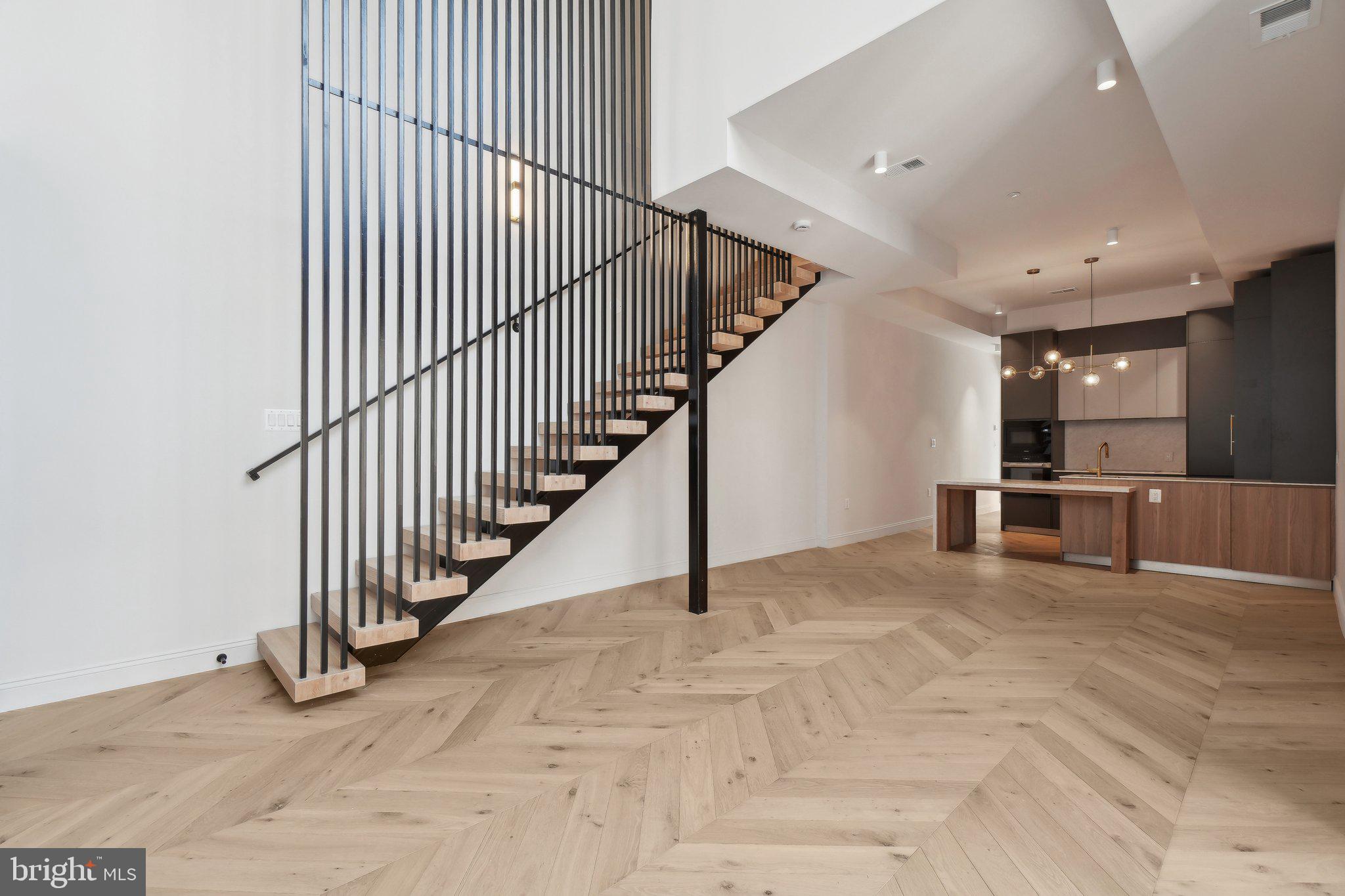 23 LOGAN CIRCLE NW NO. 6