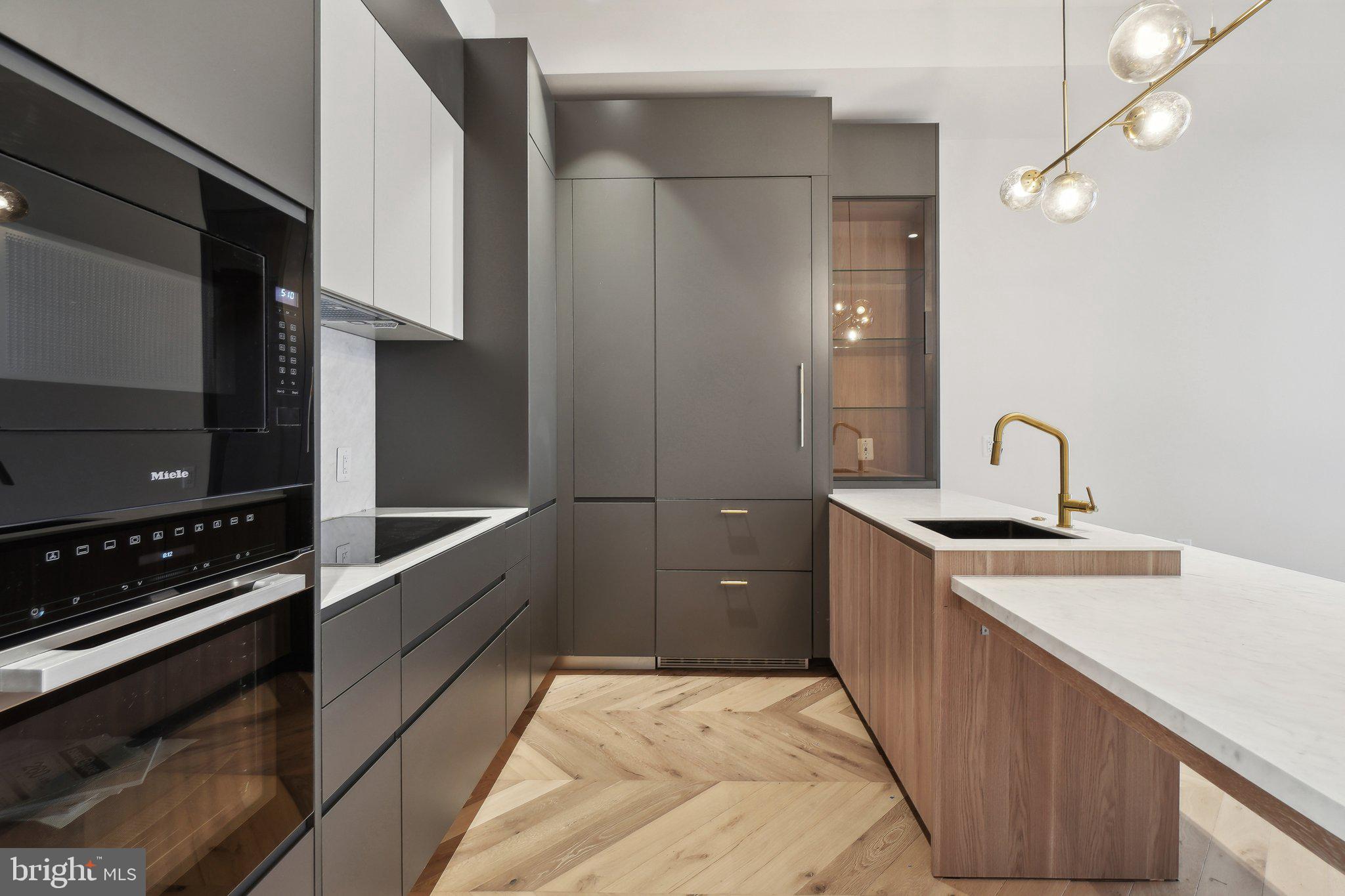 23 LOGAN CIRCLE NW NO. 6