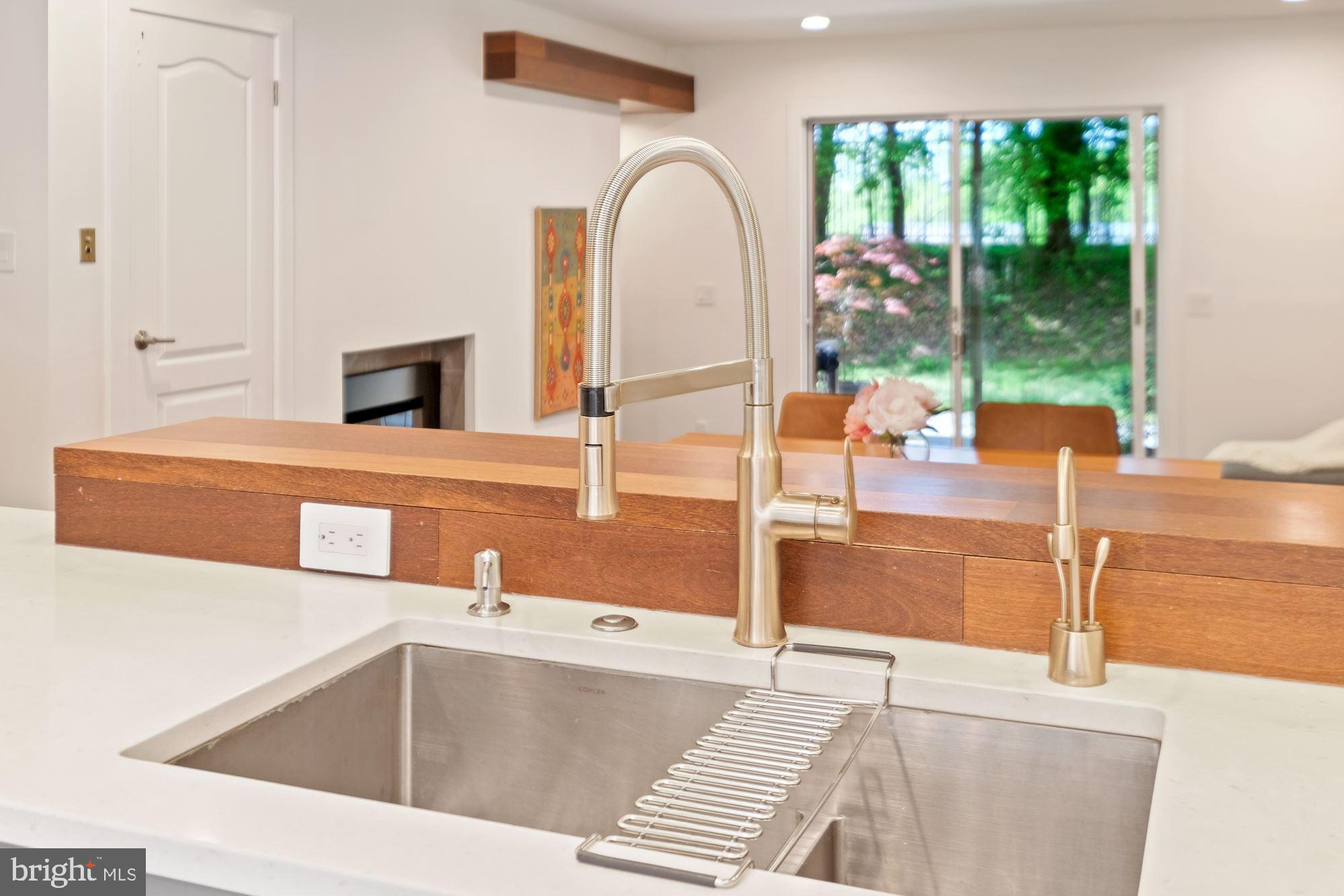 4046 CHANCERY COURT NW