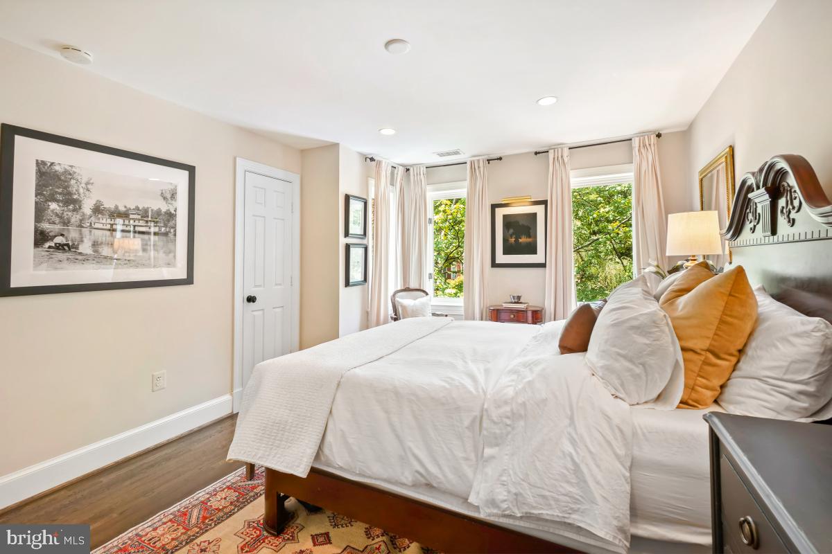 3972 GEORGETOWN COURT NW