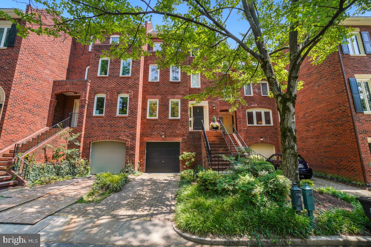 3972 GEORGETOWN COURT NW