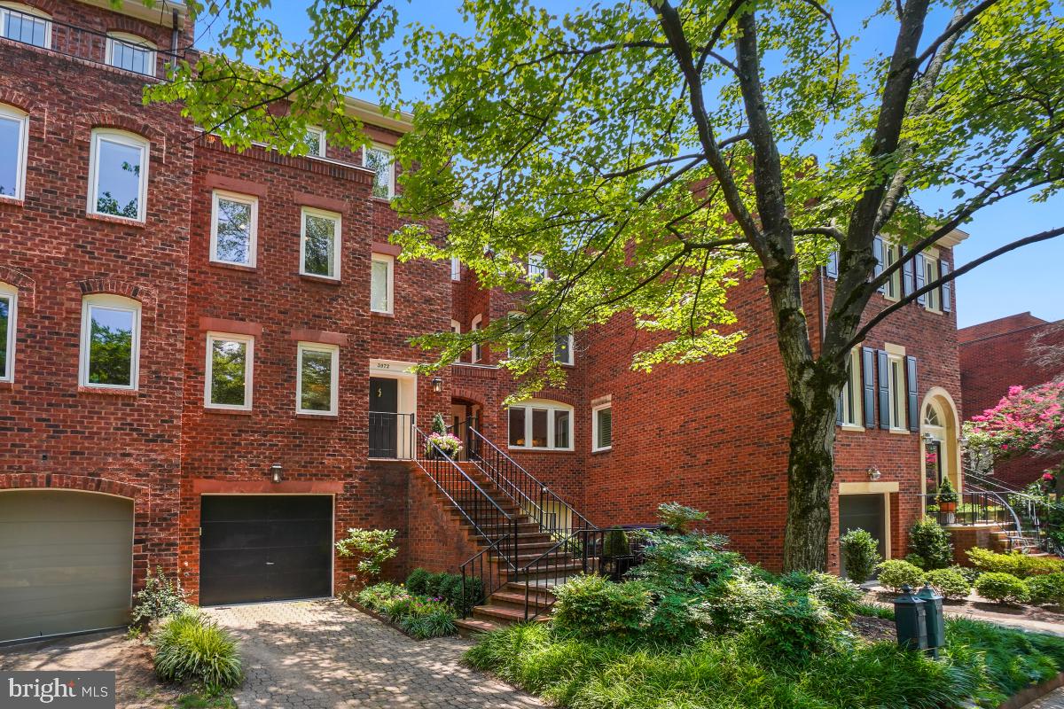 3972 GEORGETOWN COURT NW