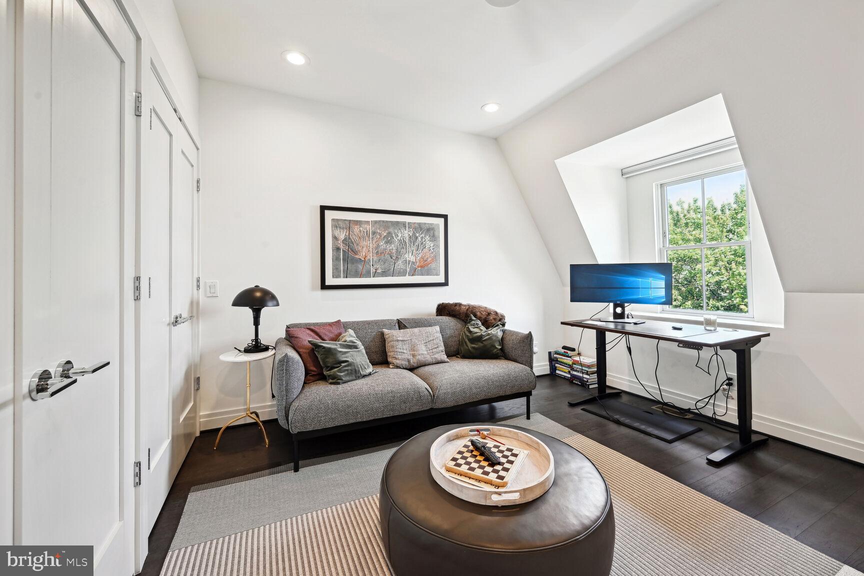 770 PARK ROAD NW 203