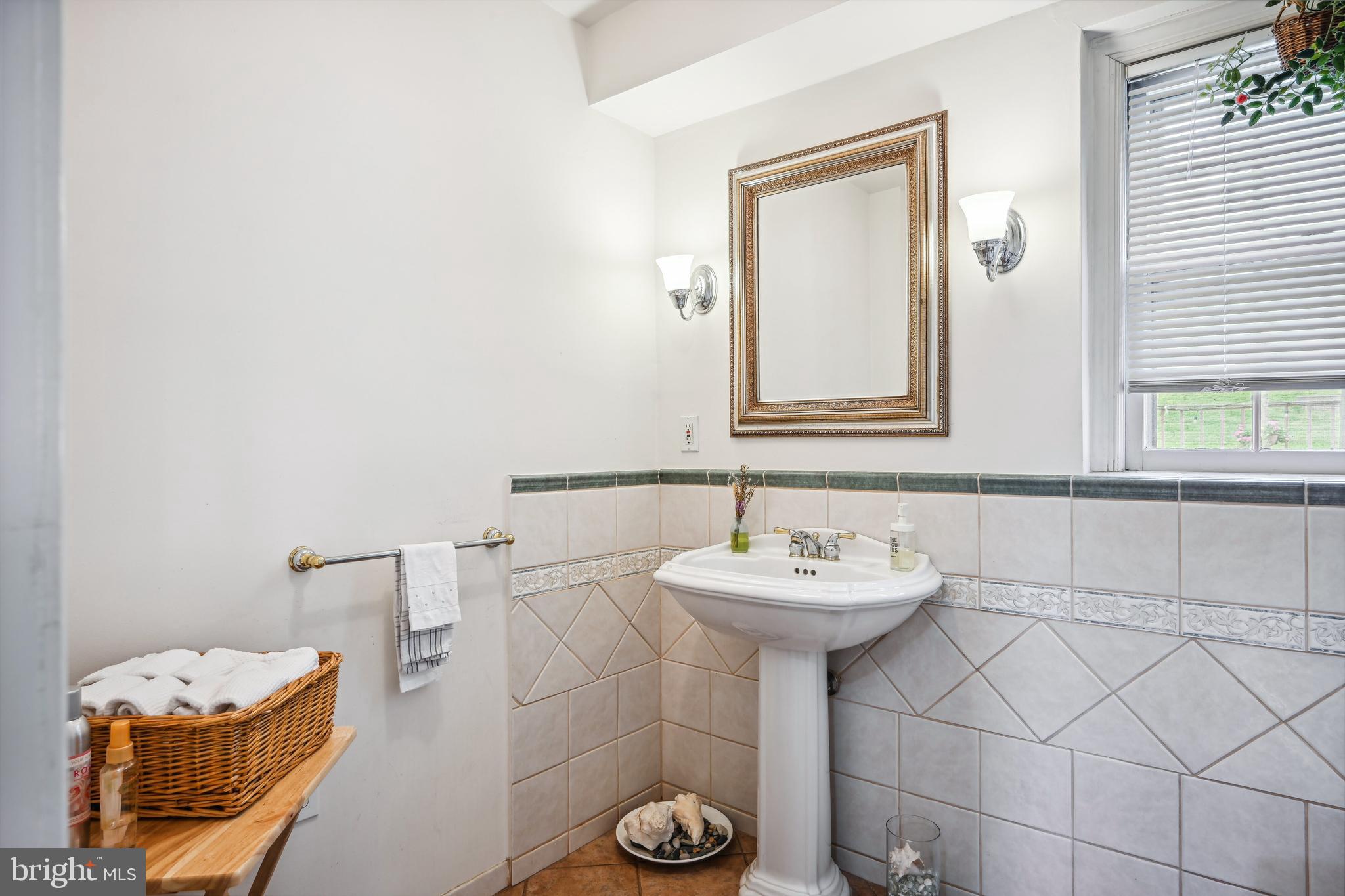 6023 WALHONDING ROAD