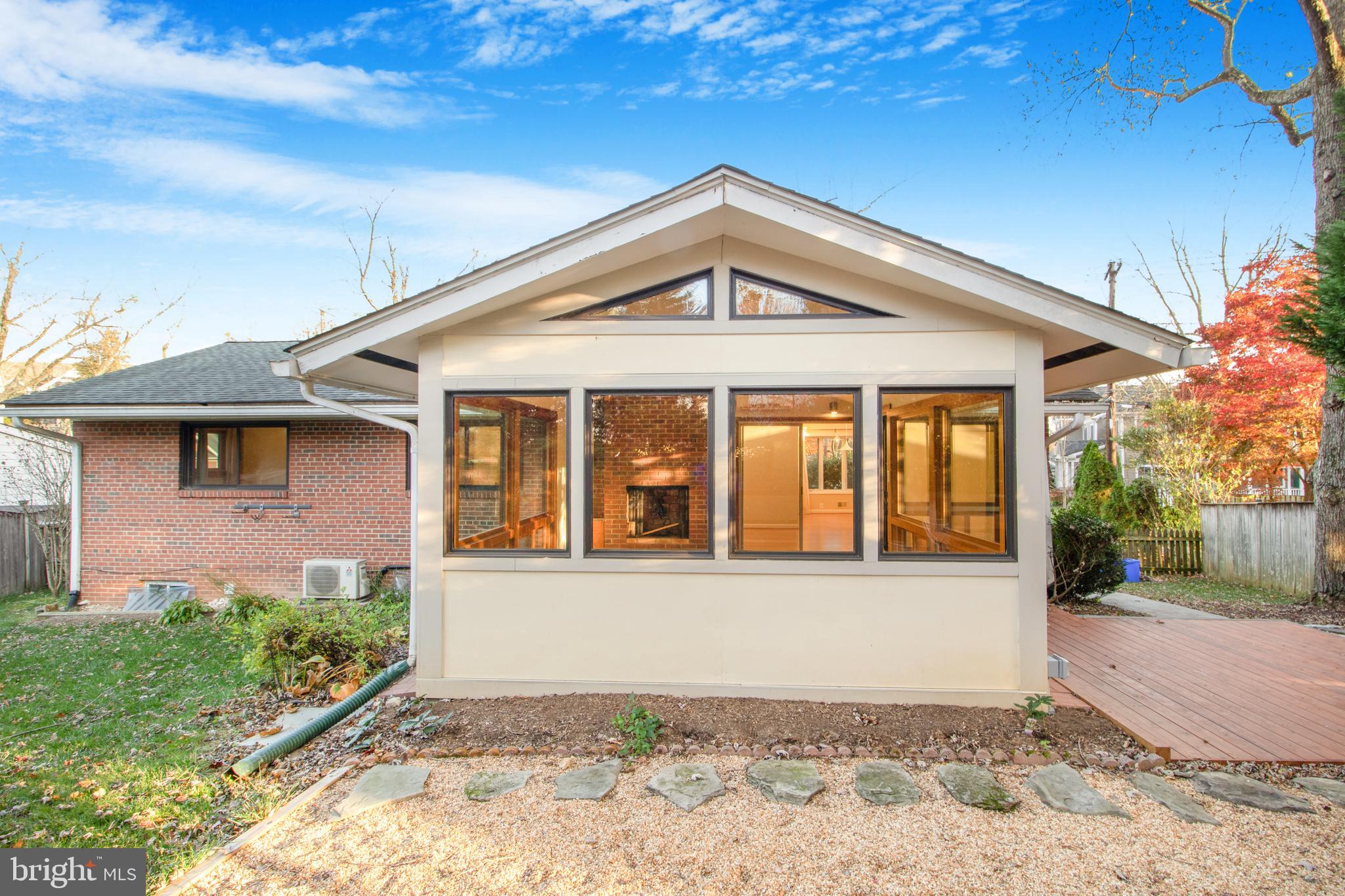 6512 BANNOCKBURN DRIVE