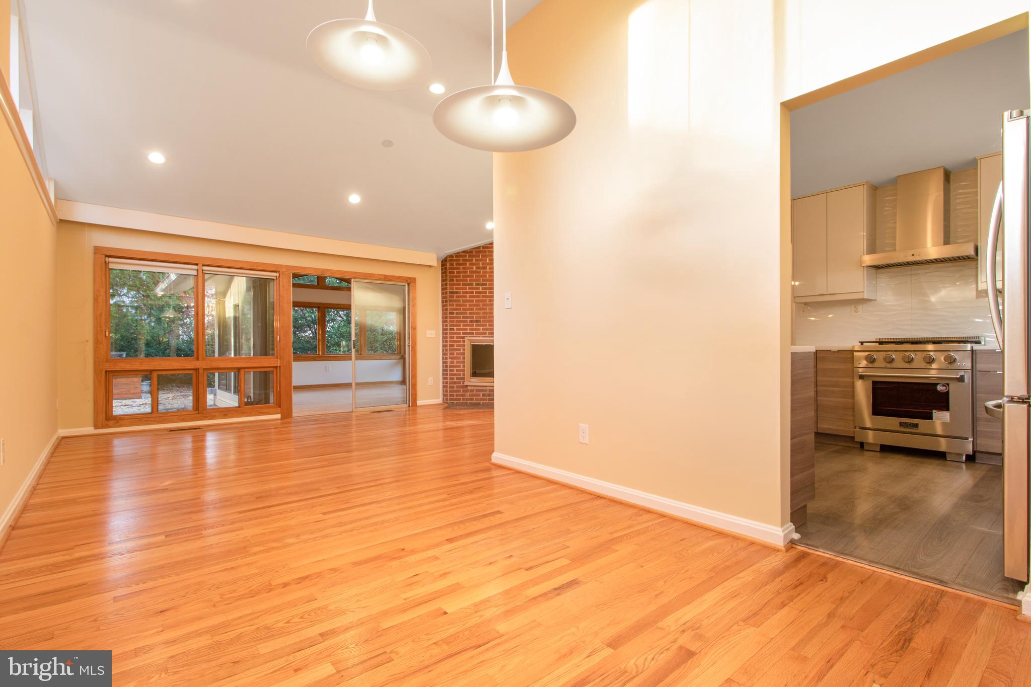 6512 BANNOCKBURN DRIVE