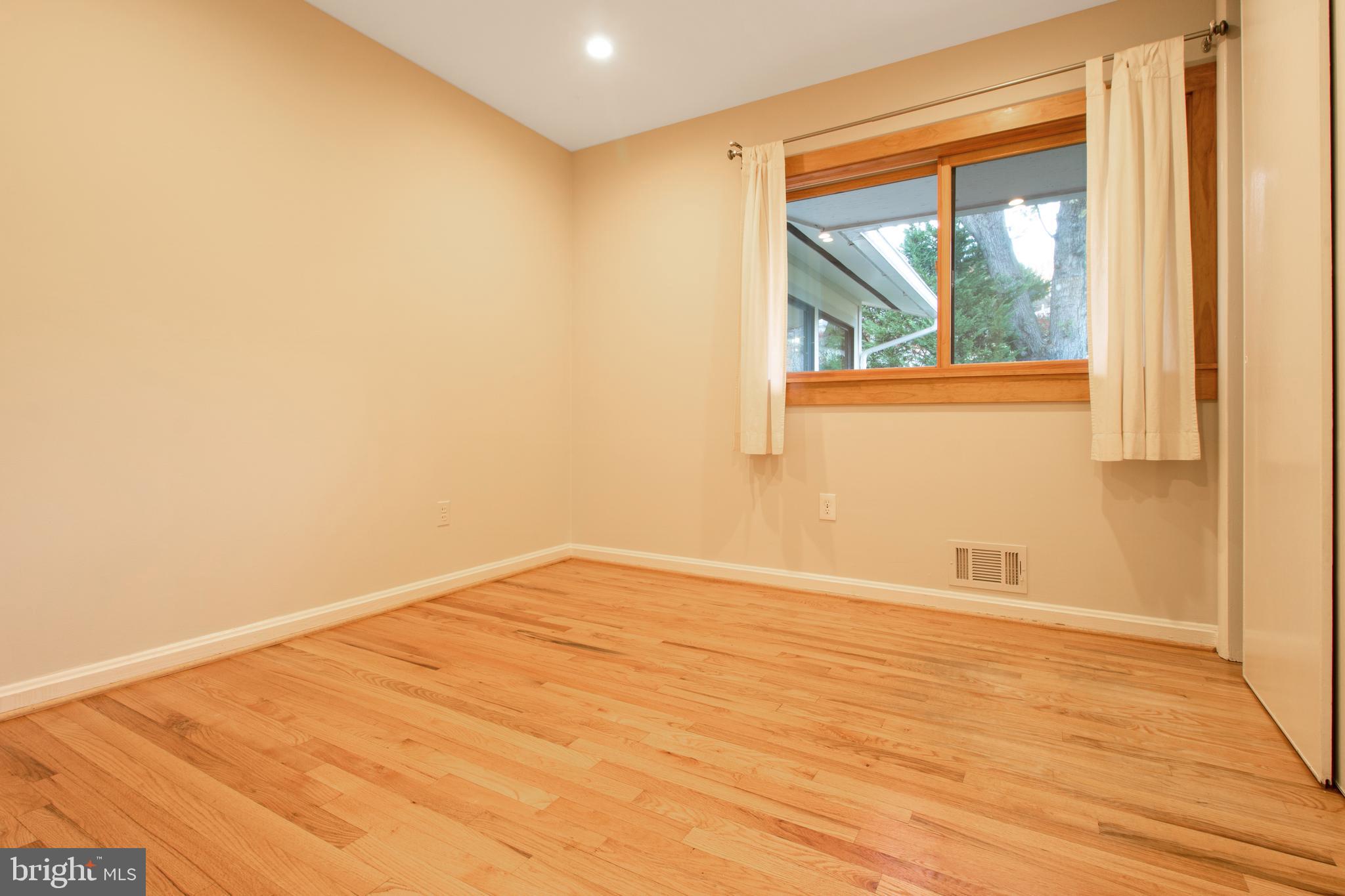 6512 BANNOCKBURN DRIVE