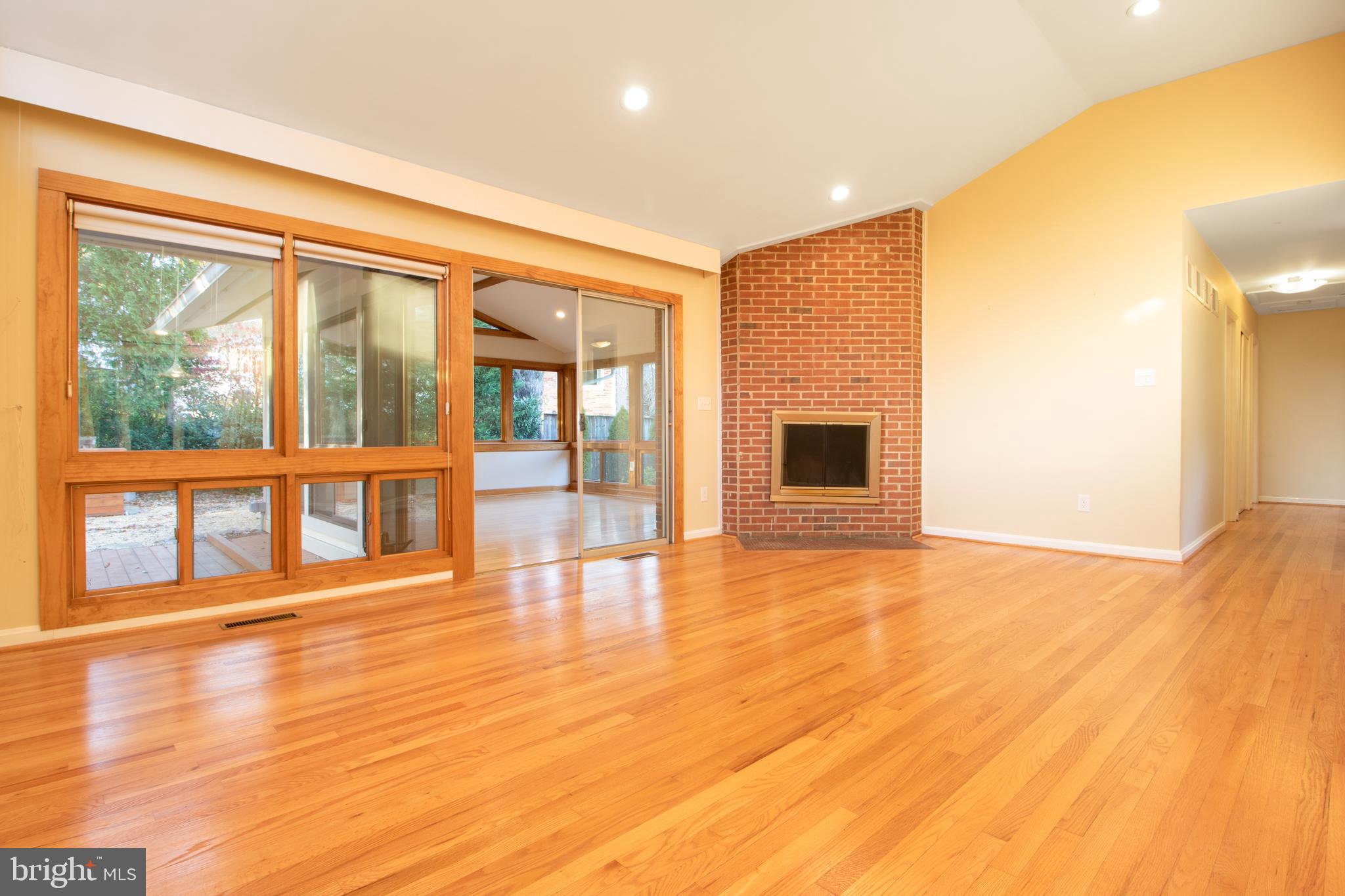 6512 BANNOCKBURN DRIVE