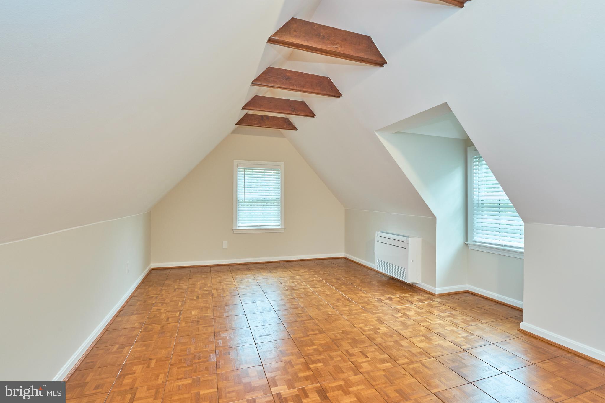 3819 WOODBINE STREET