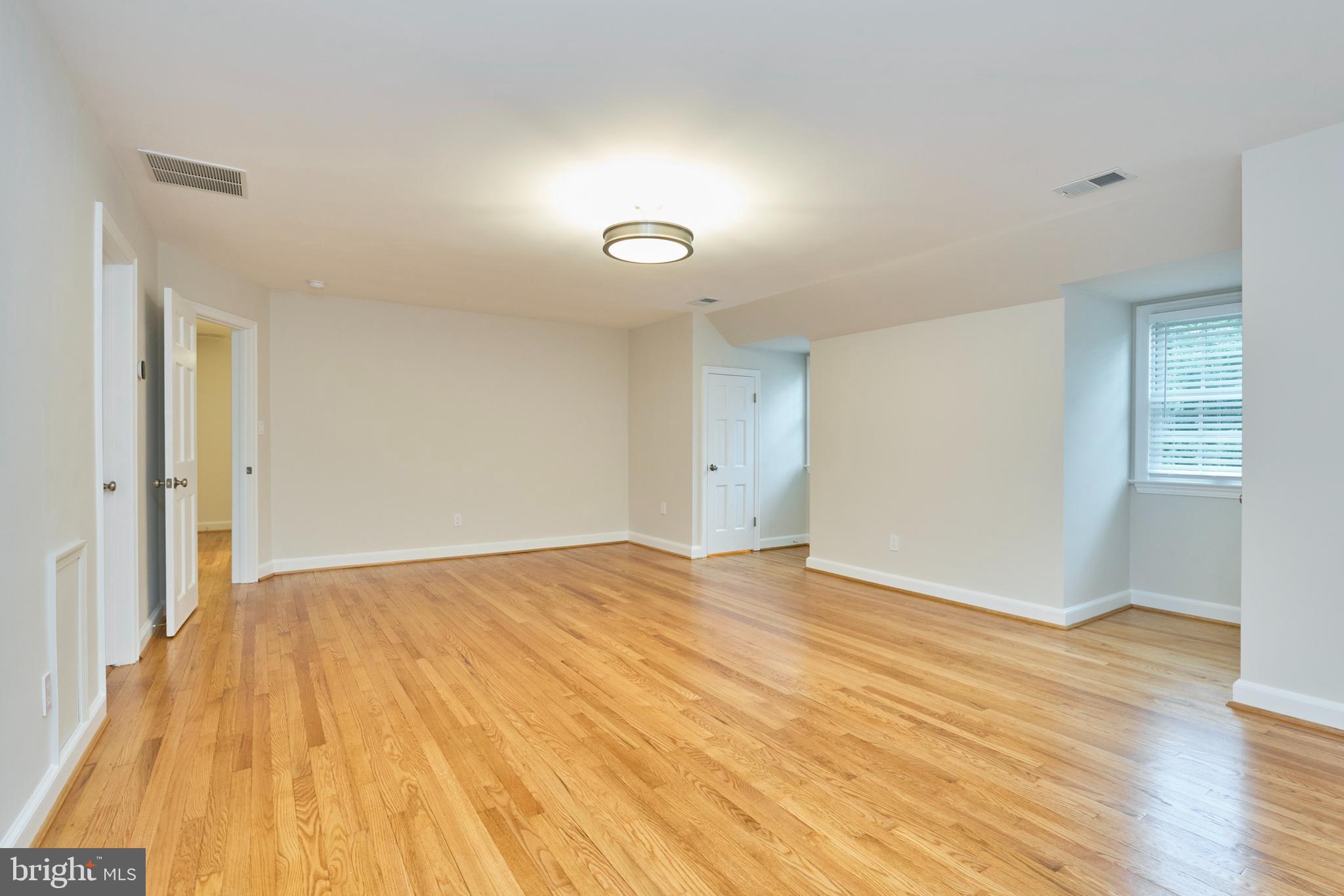 3819 WOODBINE STREET