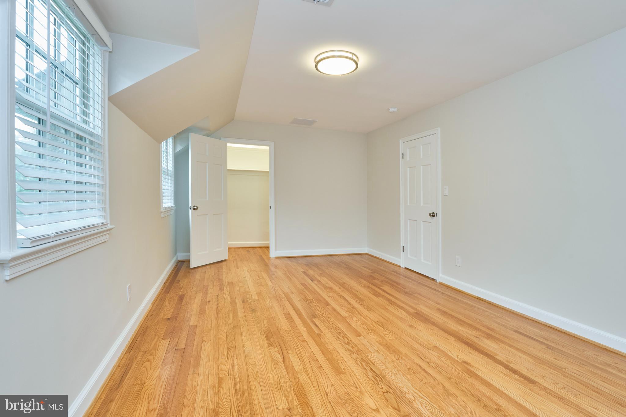 3819 WOODBINE STREET