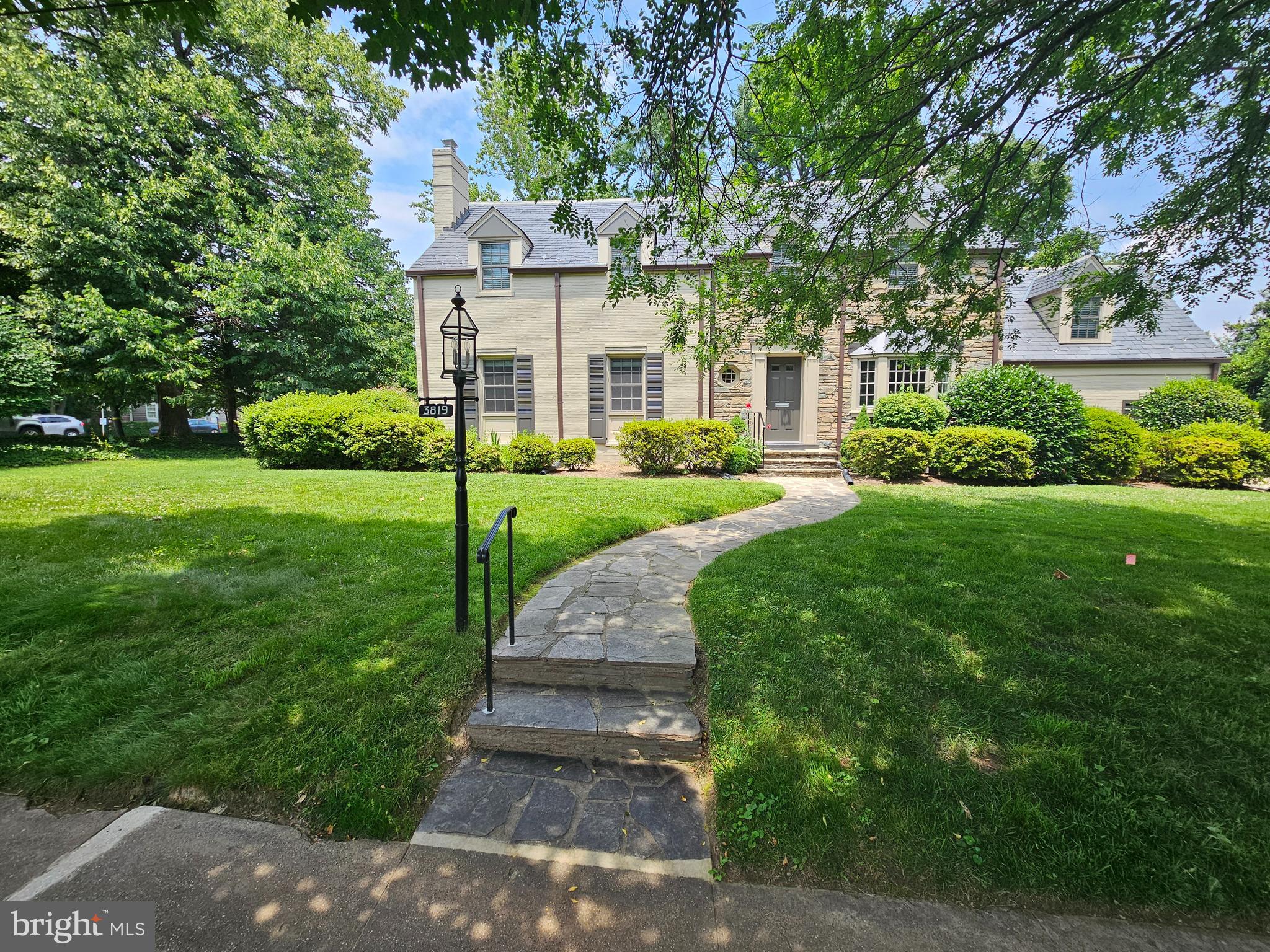 3819 WOODBINE STREET