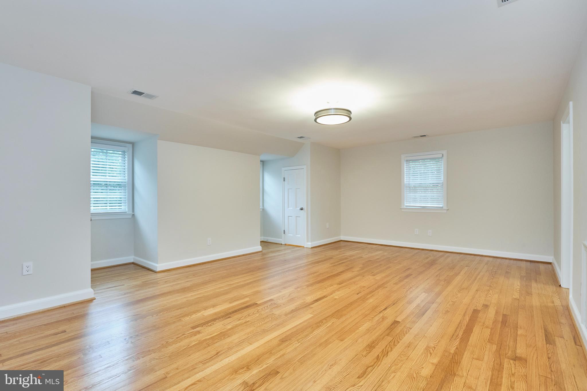 3819 WOODBINE STREET