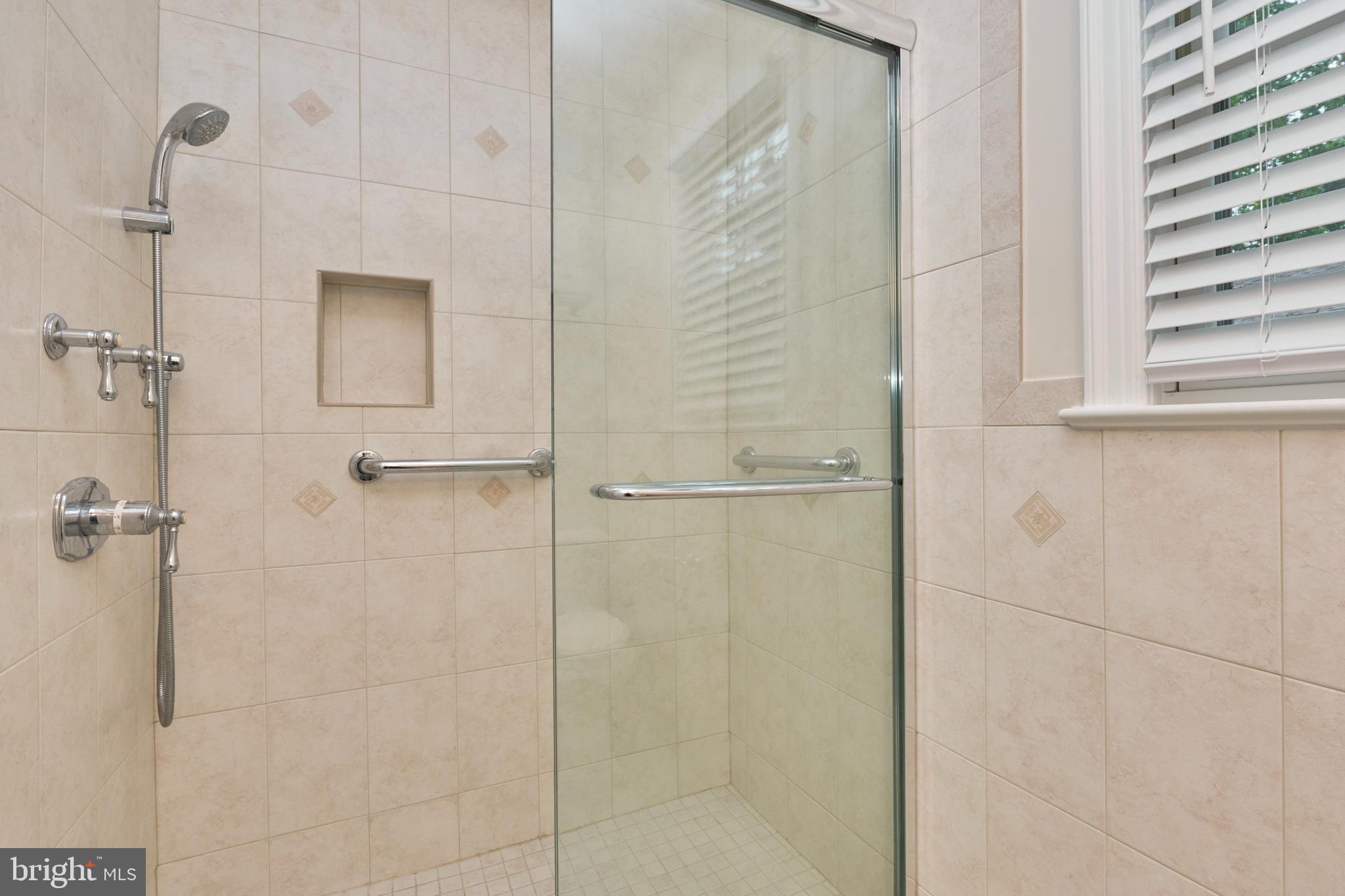 3819 WOODBINE STREET