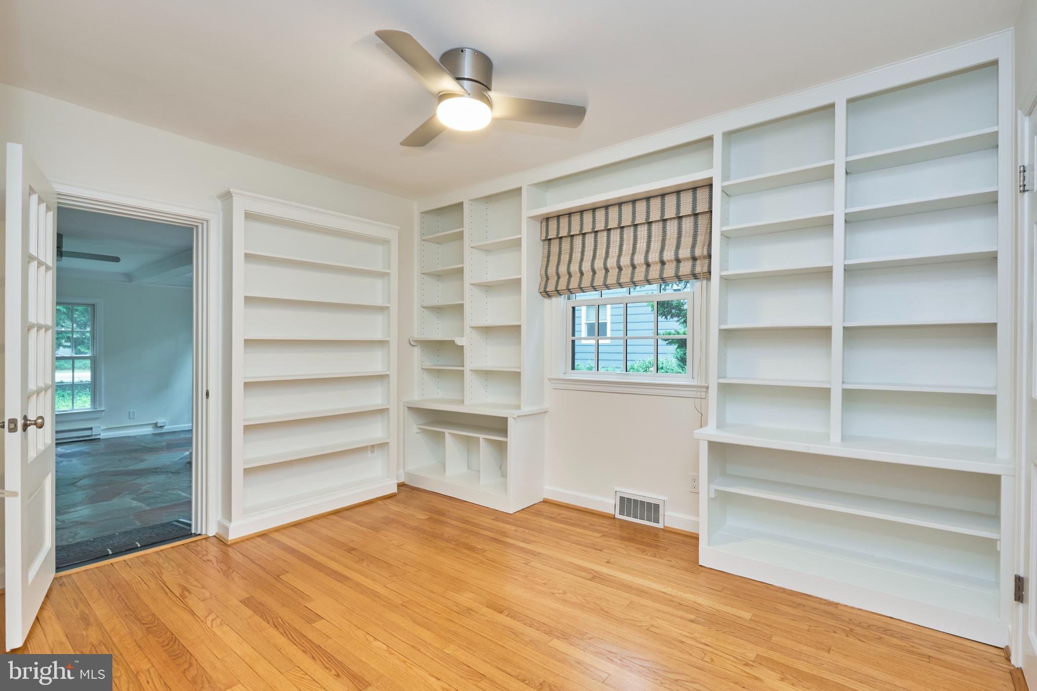 3819 WOODBINE STREET