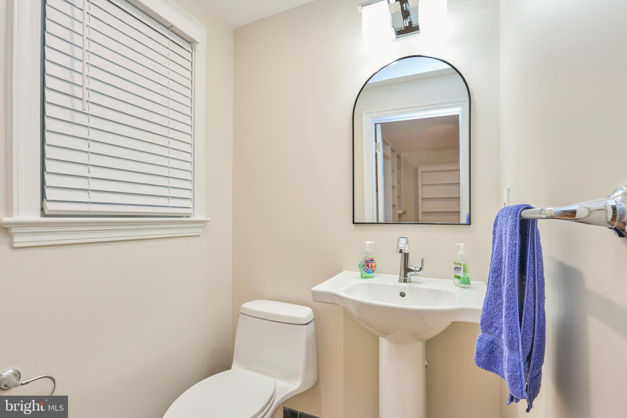 3819 WOODBINE STREET