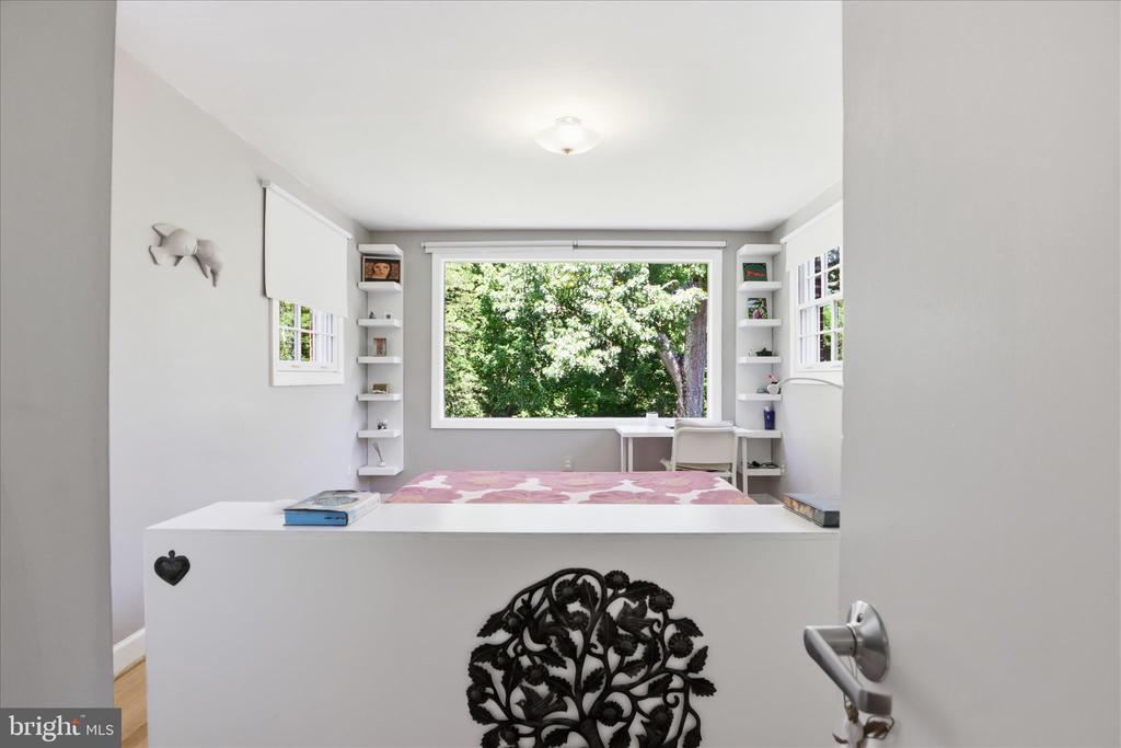 3221 COQUELIN TERRACE