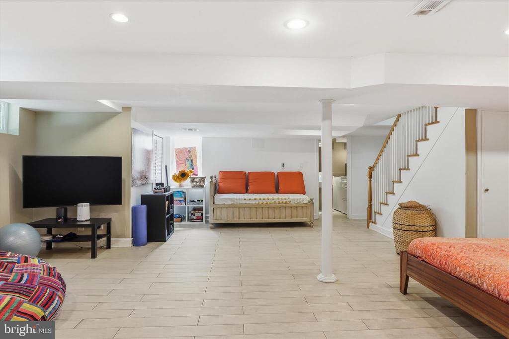 3221 COQUELIN TERRACE