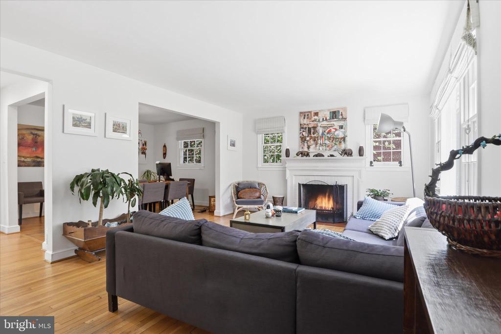 3221 COQUELIN TERRACE