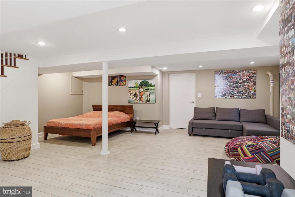 3221 COQUELIN TERRACE