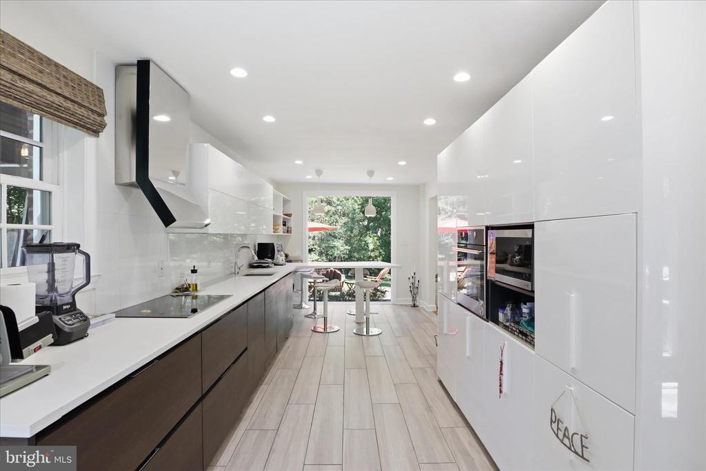 3221 COQUELIN TERRACE