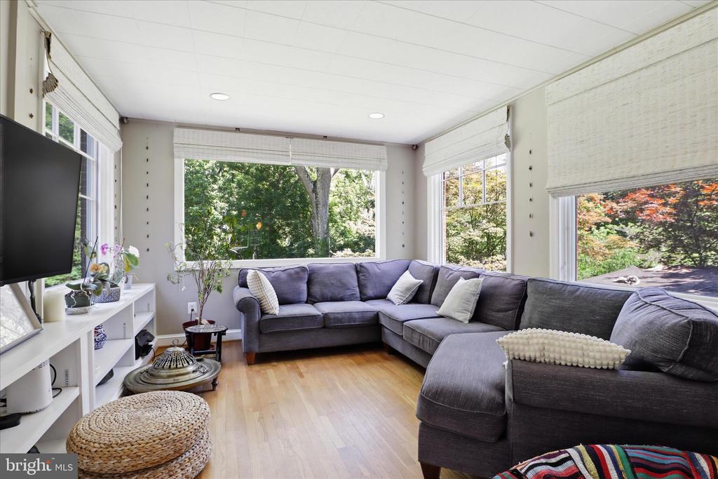 3221 COQUELIN TERRACE