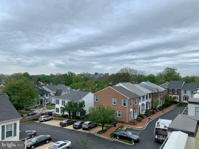 2134 N TAZEWELL COURT