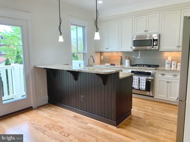 2134 N TAZEWELL COURT