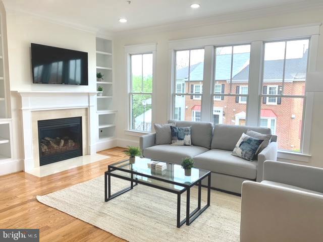 2134 N TAZEWELL COURT