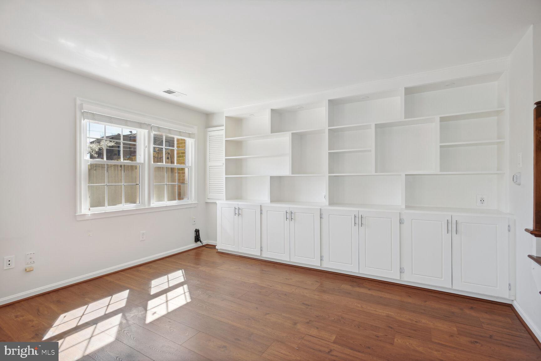 507 COUNCIL COURT NE