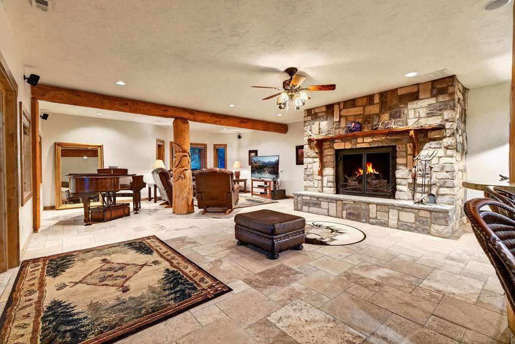 2732 Casper Court