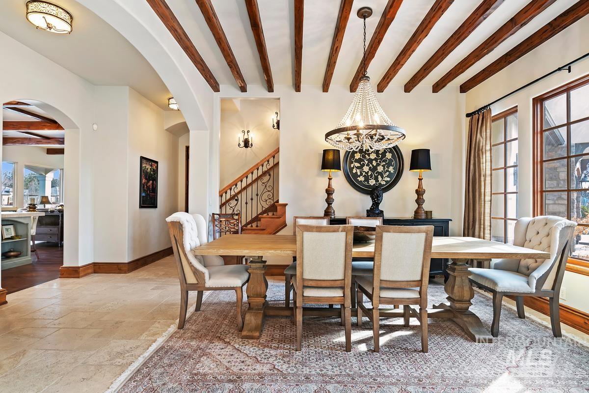 910 W. Watersford Dr.