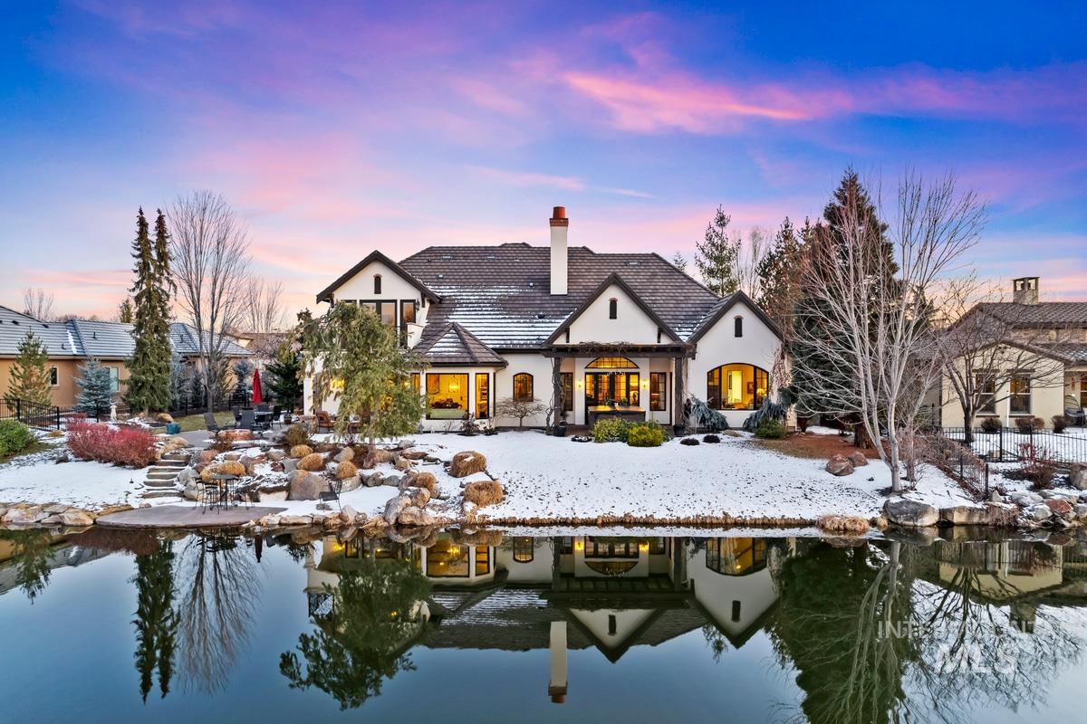 910 W. Watersford Dr.