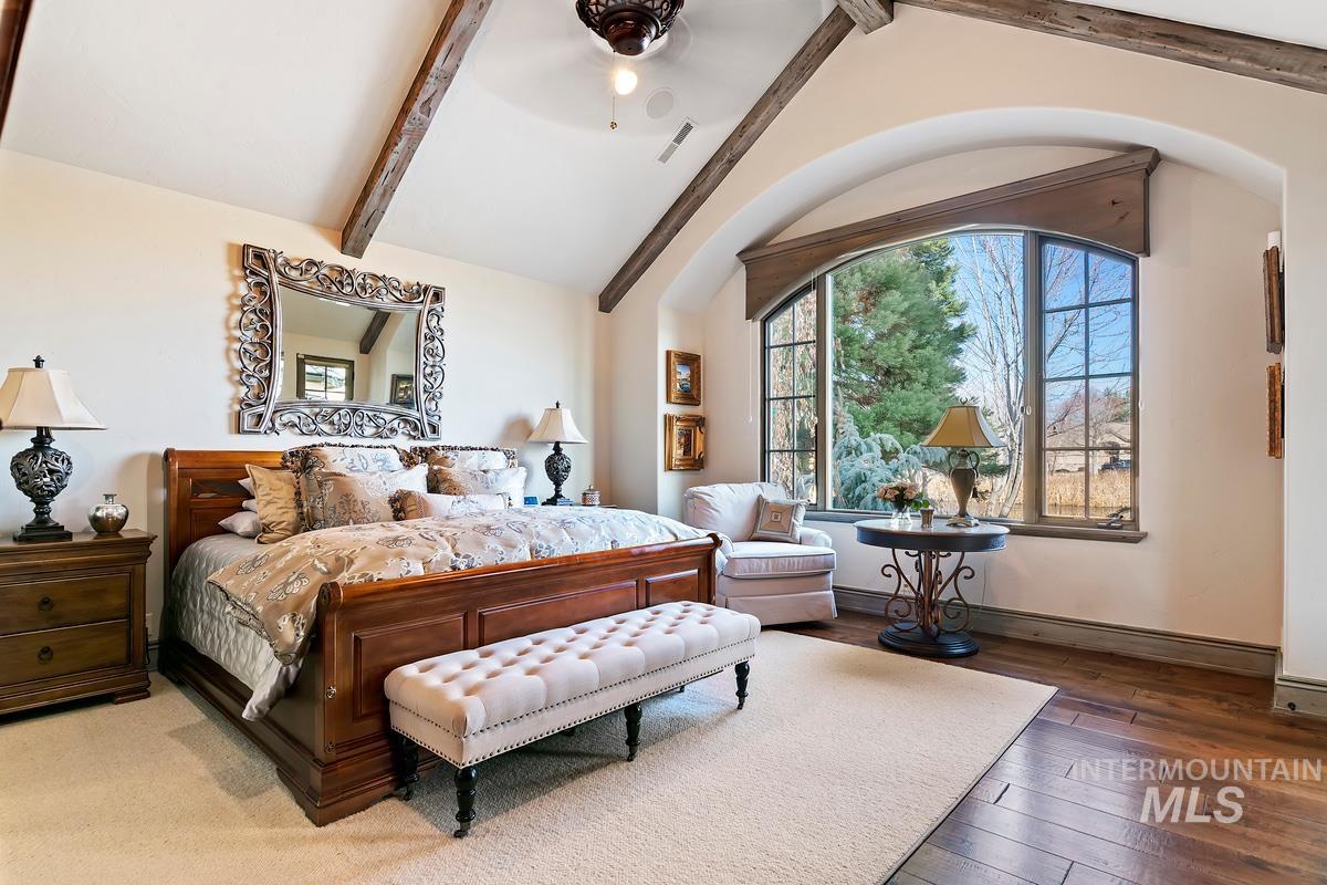 910 W. Watersford Dr.