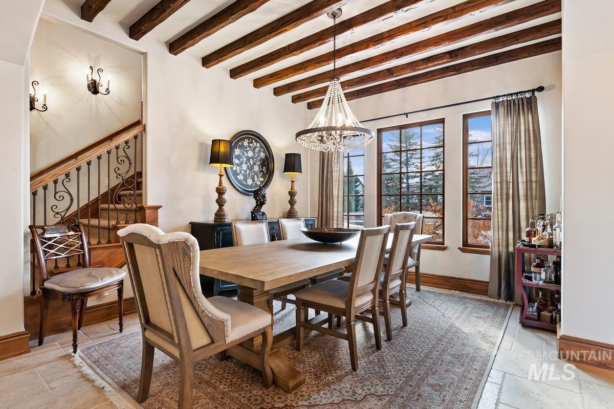 910 W. Watersford Dr.