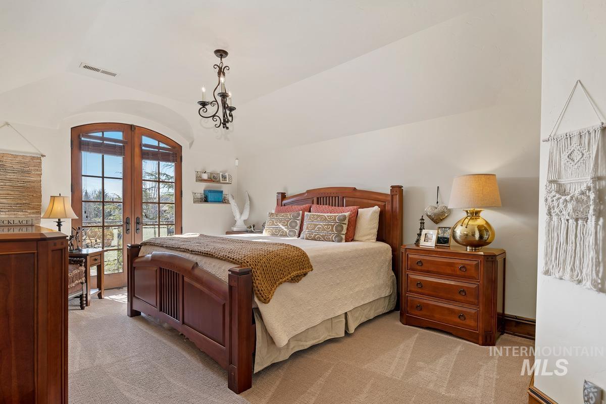 910 W. Watersford Dr.