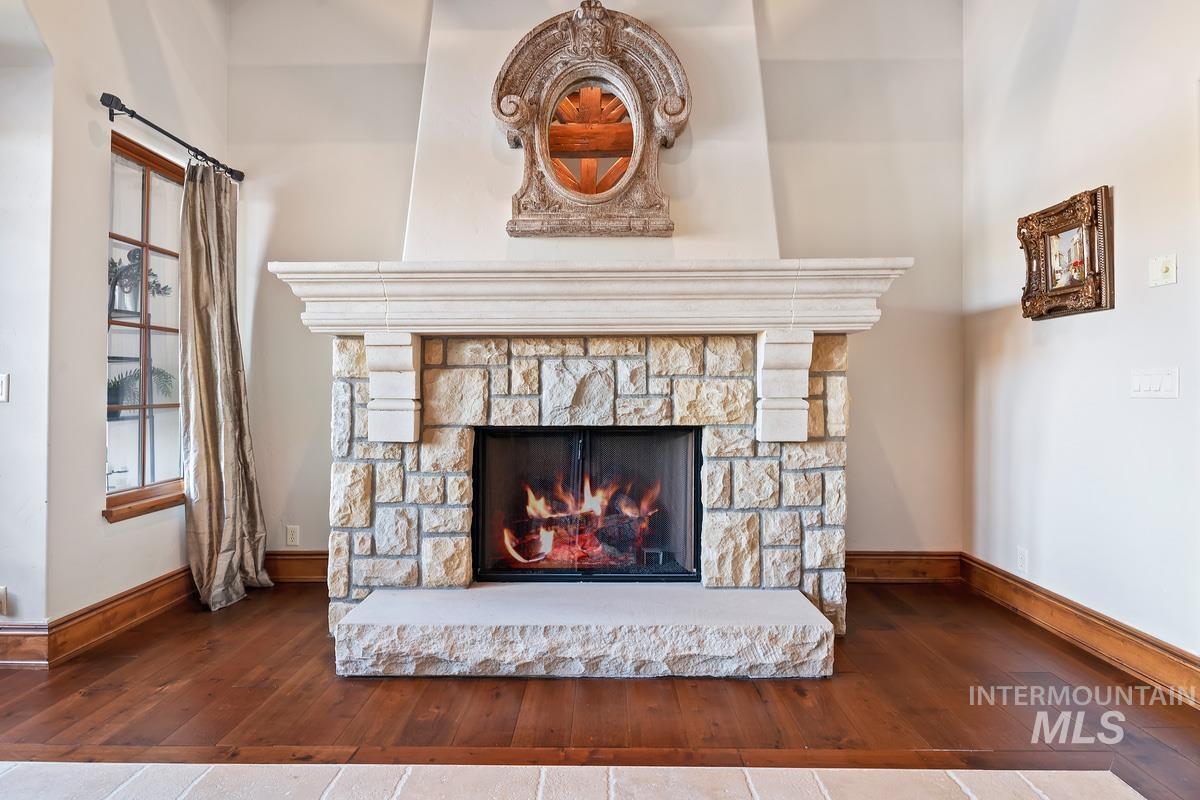 910 W. Watersford Dr.