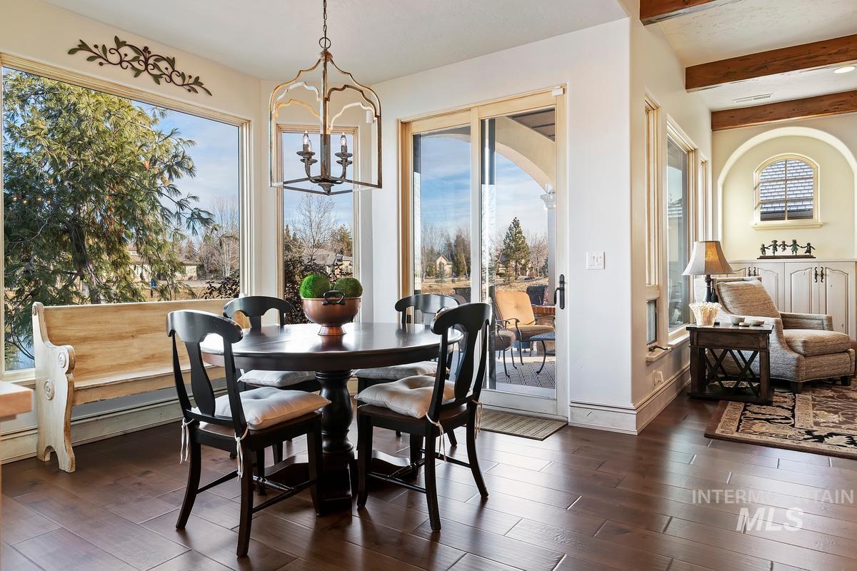 910 W. Watersford Dr.