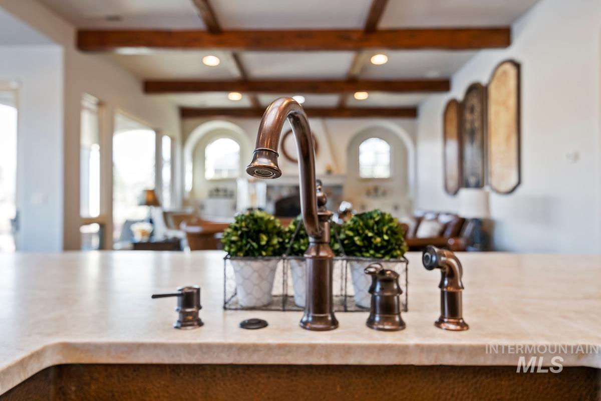 910 W. Watersford Dr.