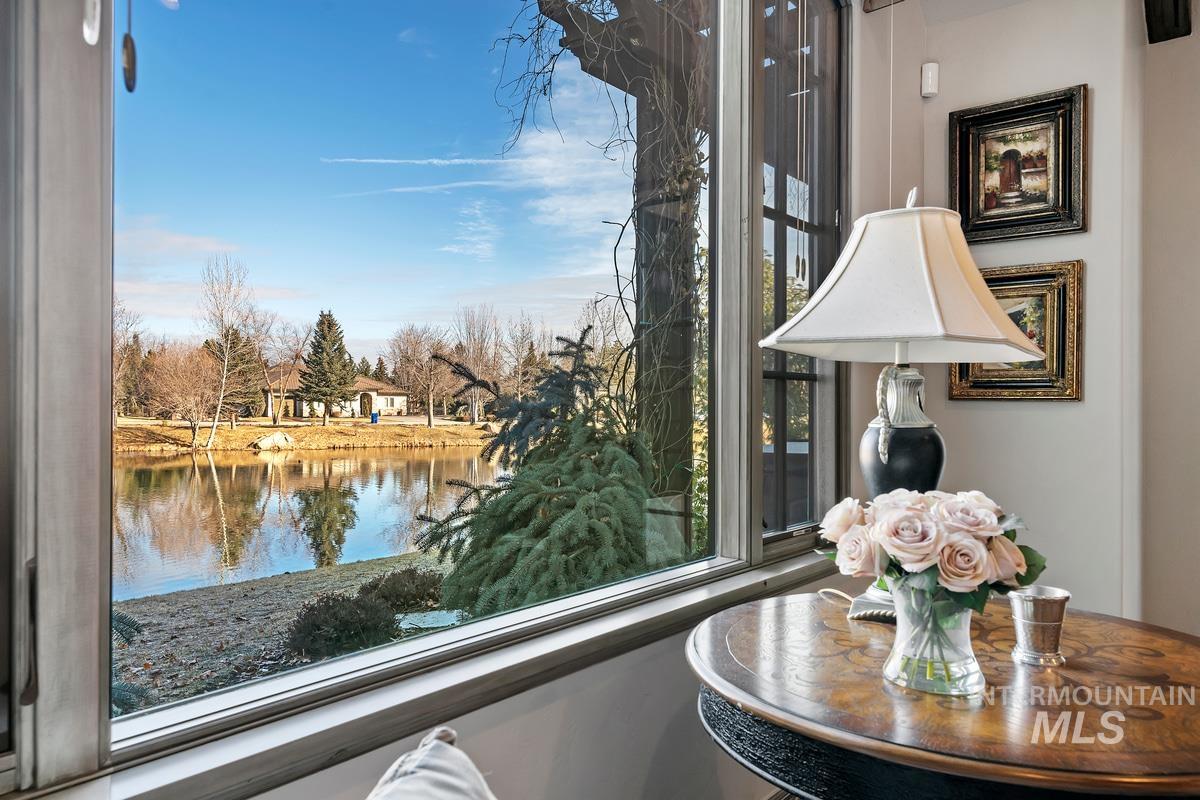 910 W. Watersford Dr.