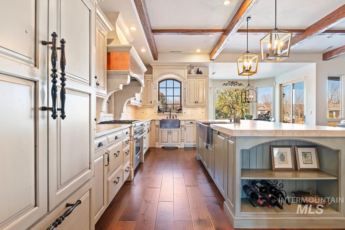 910 W. Watersford Dr.