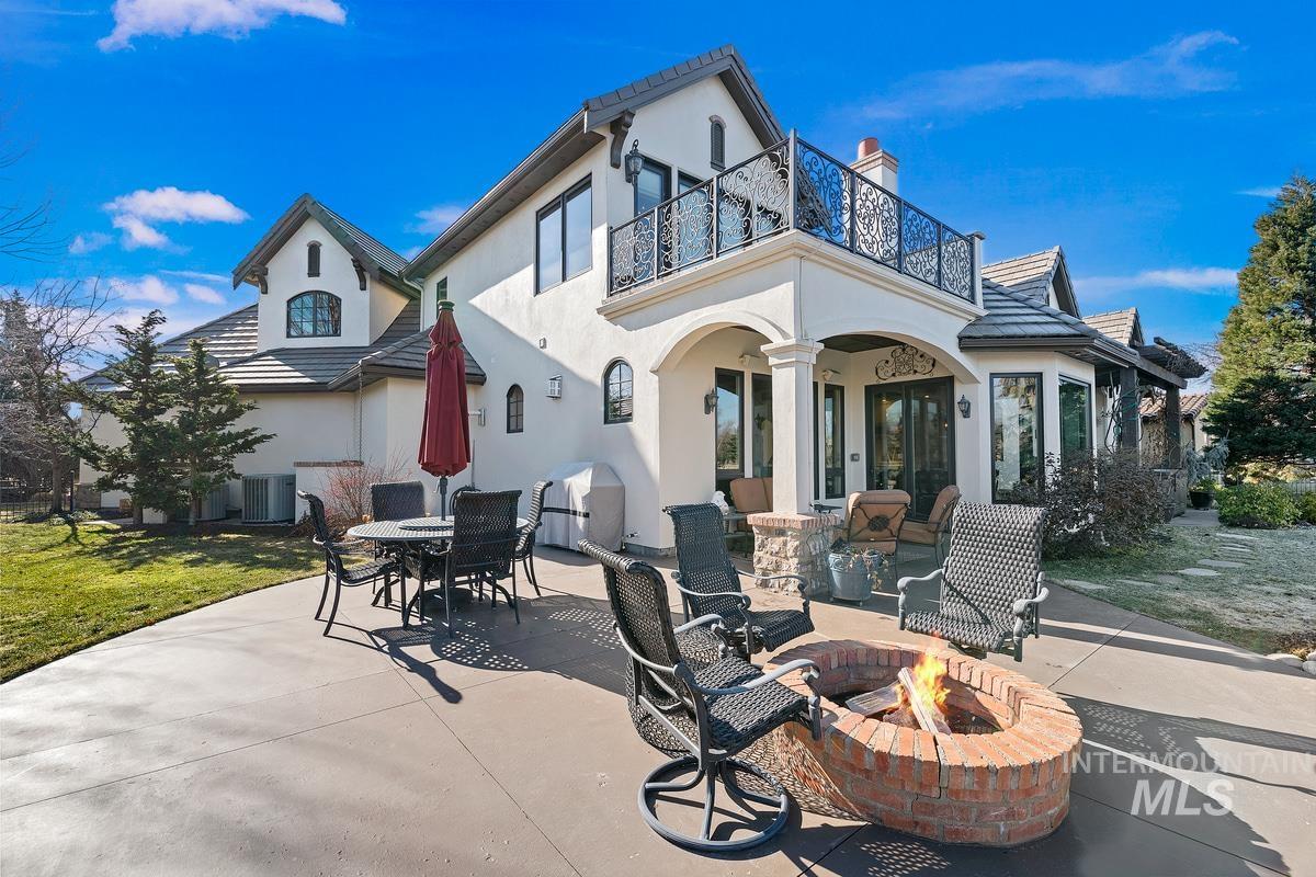 910 W. Watersford Dr.