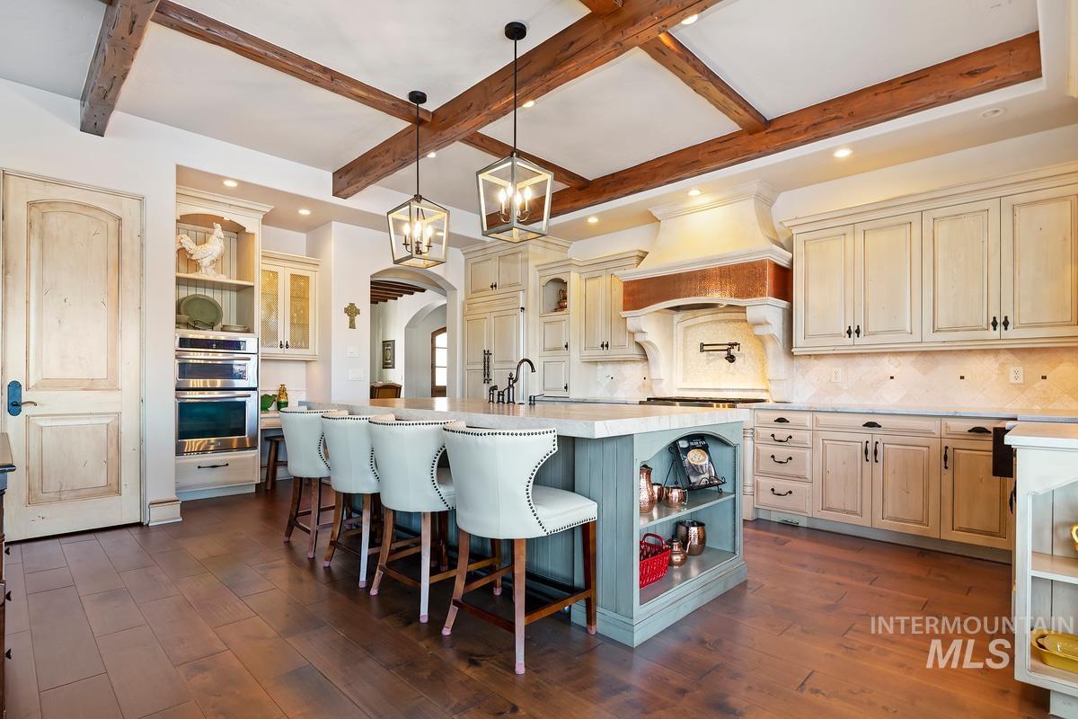 910 W. Watersford Dr.