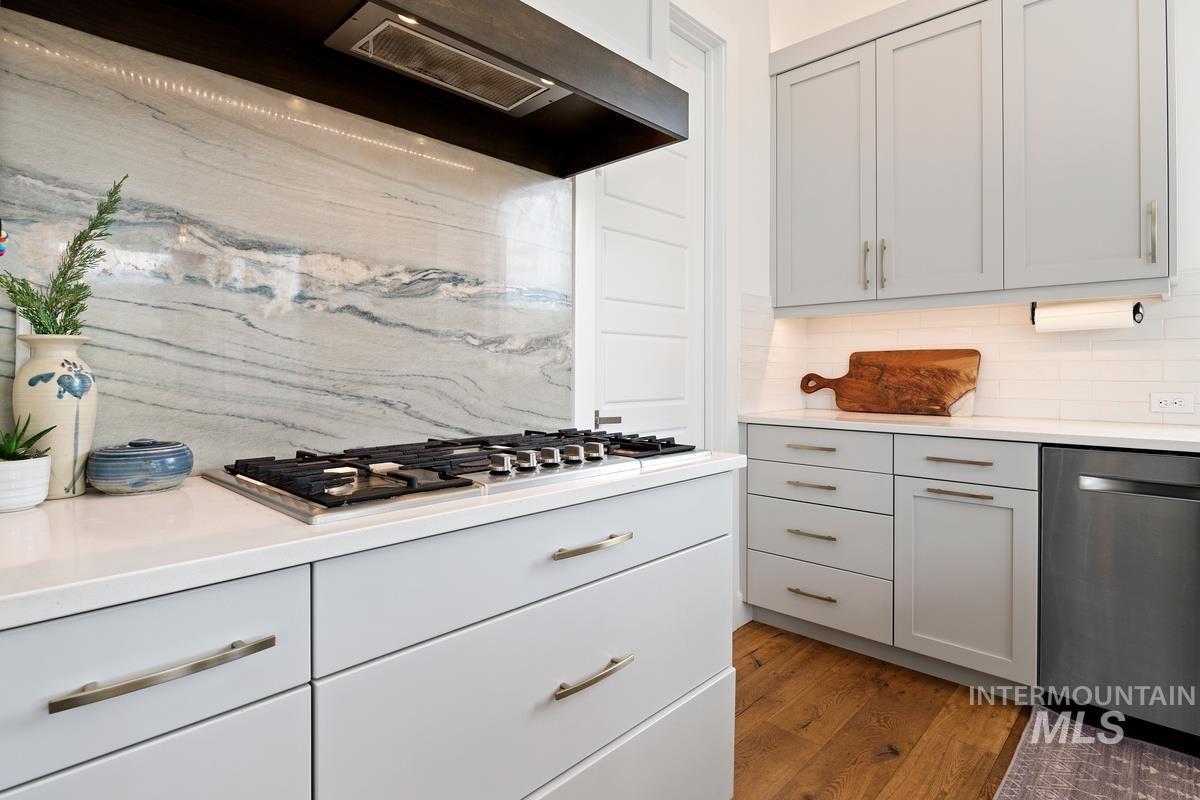 5058 W Parkridge Dr.