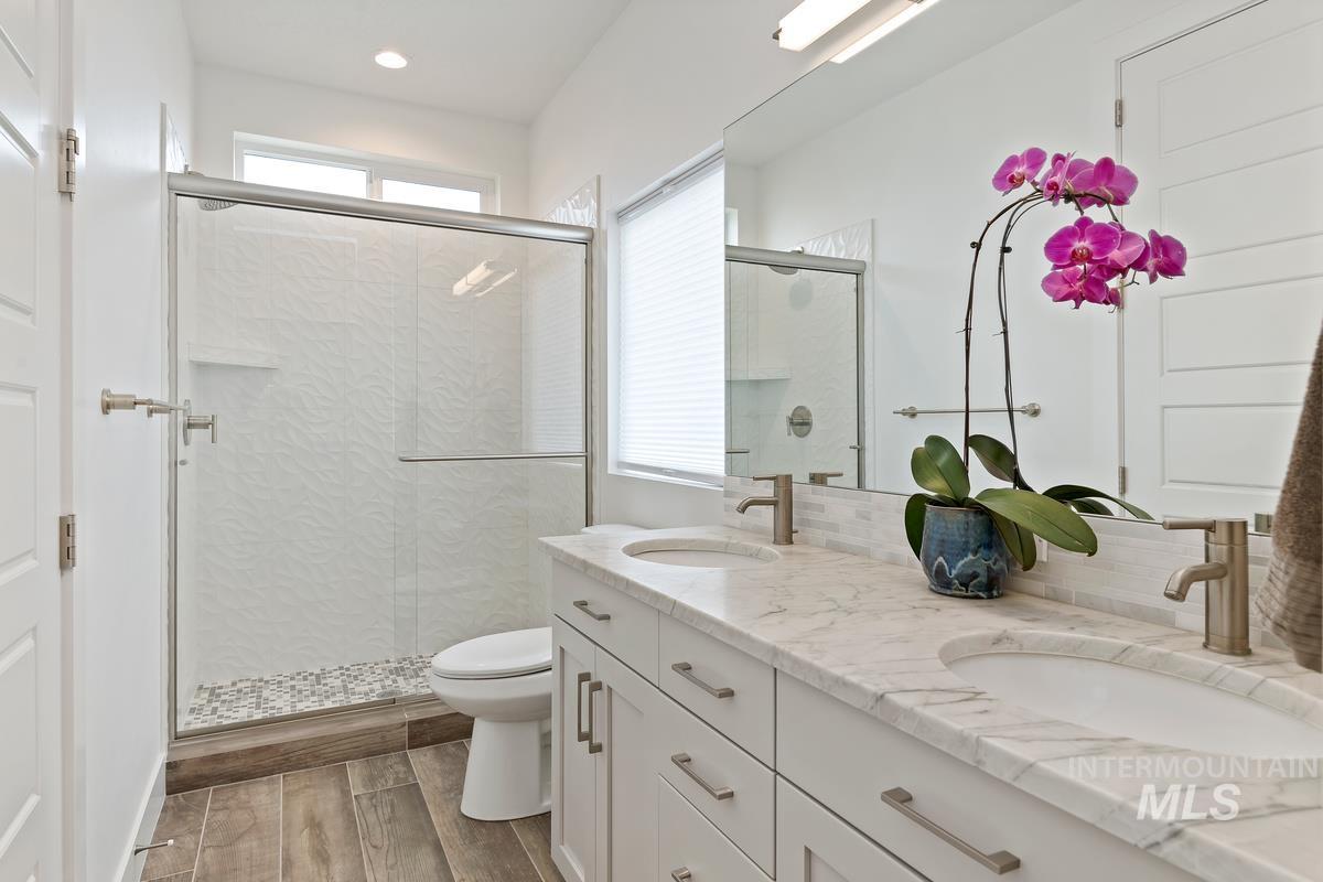 5058 W Parkridge Dr.