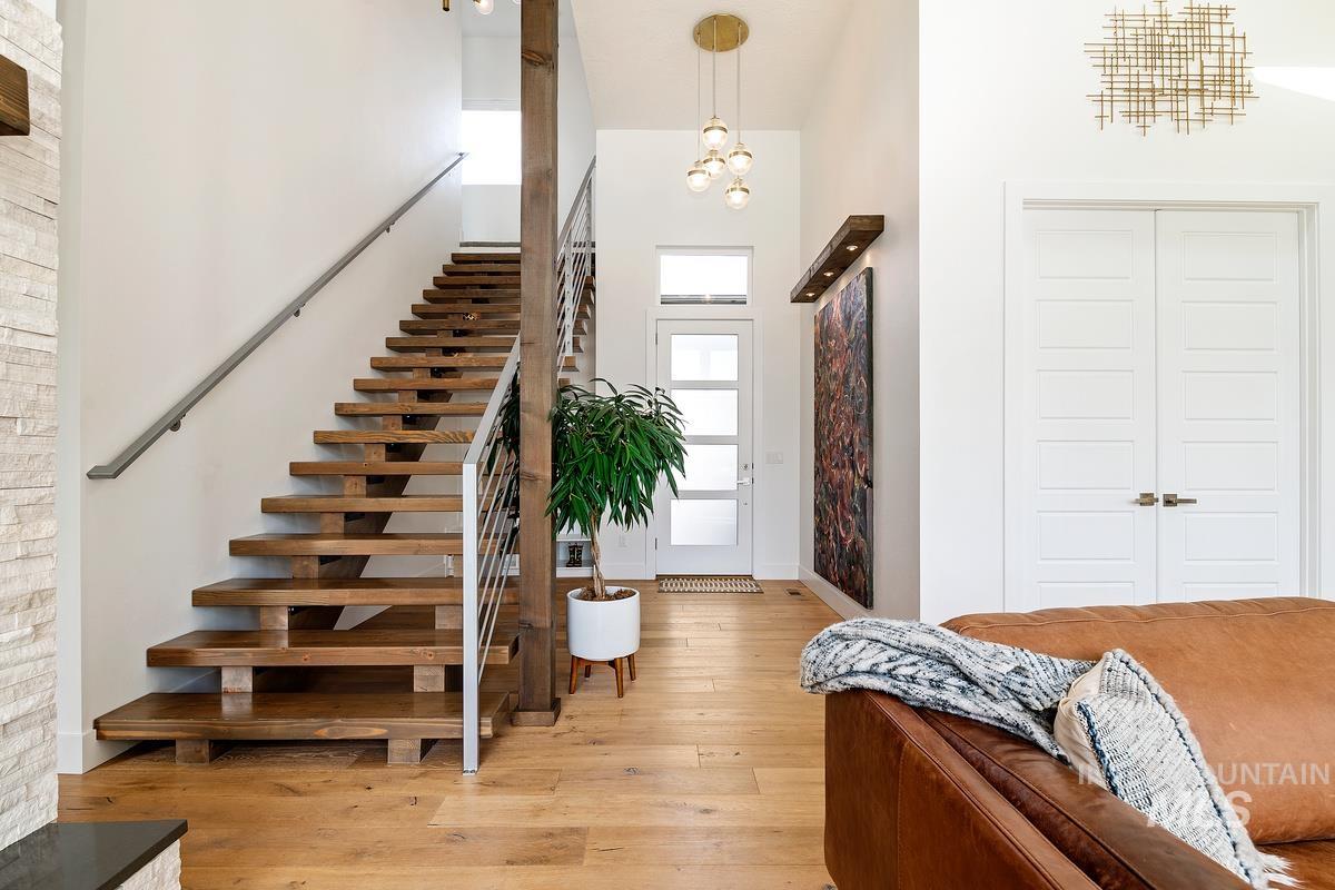 5058 W Parkridge Dr.