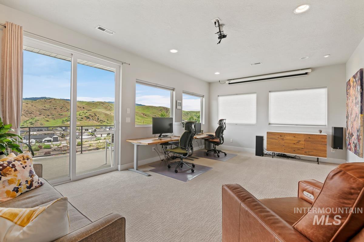 5058 W Parkridge Dr.